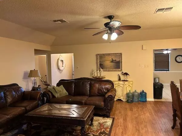 8525 CR 300, Possum Kingdom Lake, TX 76450