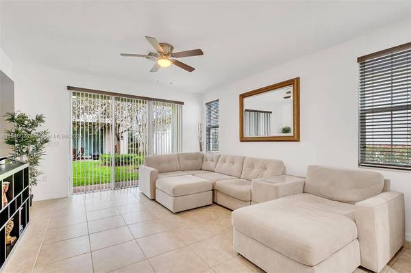 5315 Golden Eagle Ter, Davie, FL 33314