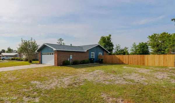 362 Bell CIR, Lynn Haven, FL 32444