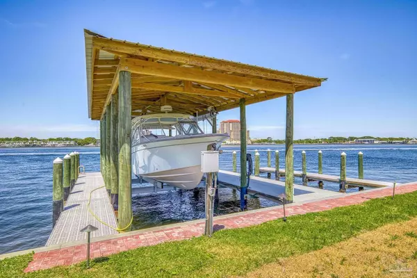 808 Tarpon Dr, Ft Walton Beach, FL 32548