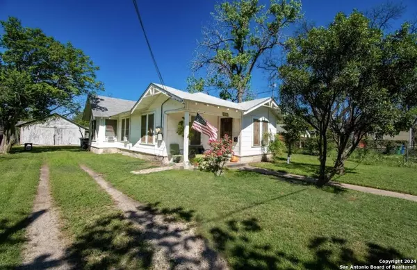 2211 CALAVERAS, San Antonio, TX 78201-6151