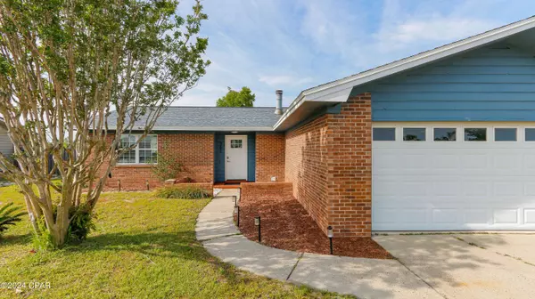 362 Bell CIR, Lynn Haven, FL 32444