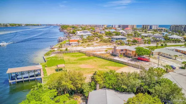 808 Tarpon Dr, Ft Walton Beach, FL 32548