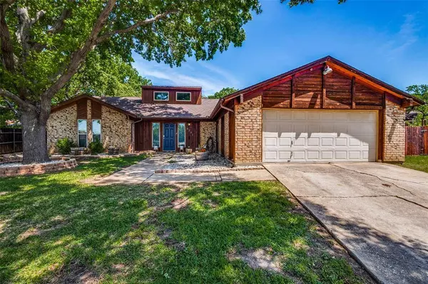 6737 Greendale Court, North Richland Hills, TX 76182