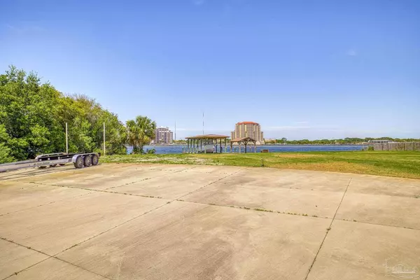 808 Tarpon Dr, Ft Walton Beach, FL 32548