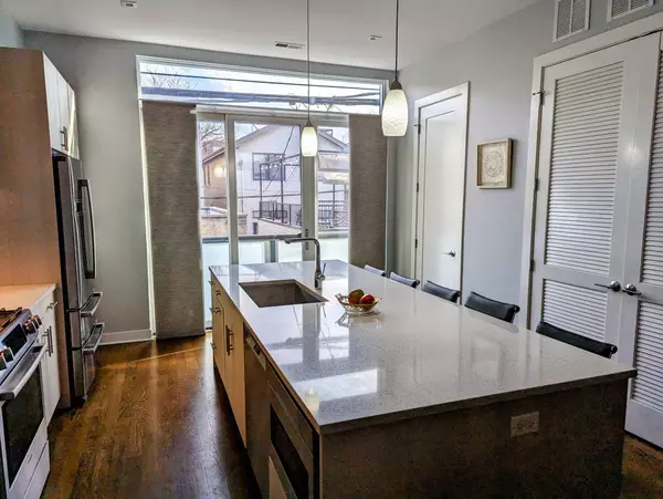 1918 N Campbell Avenue #F, Chicago, IL 60647