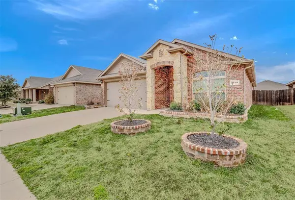 2228 Torch Lake Drive, Forney, TX 75126