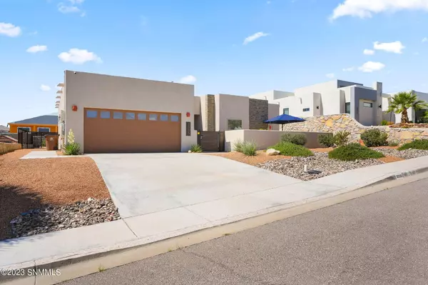 3065 Cheyenne DR, Las Cruces, NM 88011