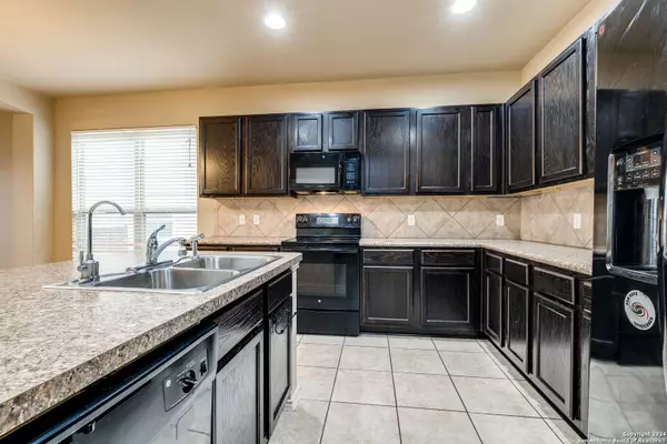 4915 BALOC FARM, San Antonio, TX 78244-1371