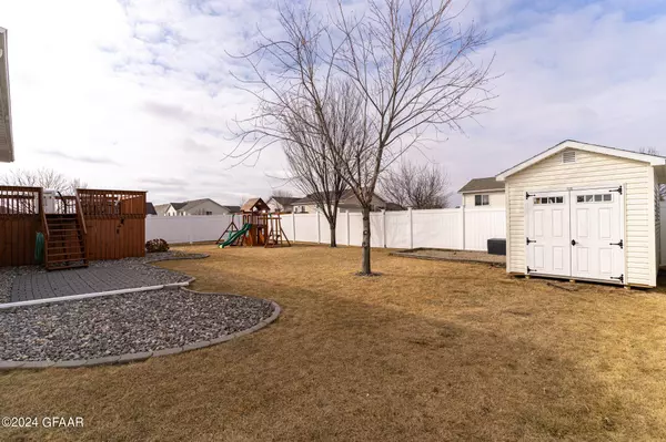 1514 PARK Drive SE, Grand Forks, ND 56721