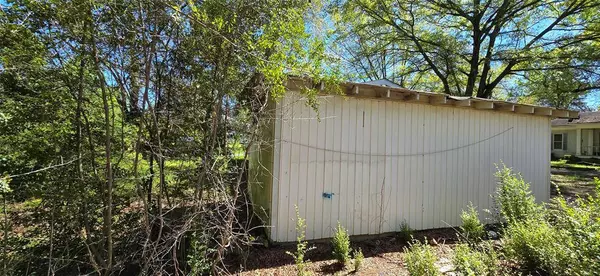 425 S Pecan Street, Vivian, LA 71082