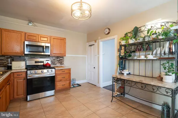 112 E SHARPNACK ST, Philadelphia, PA 19119