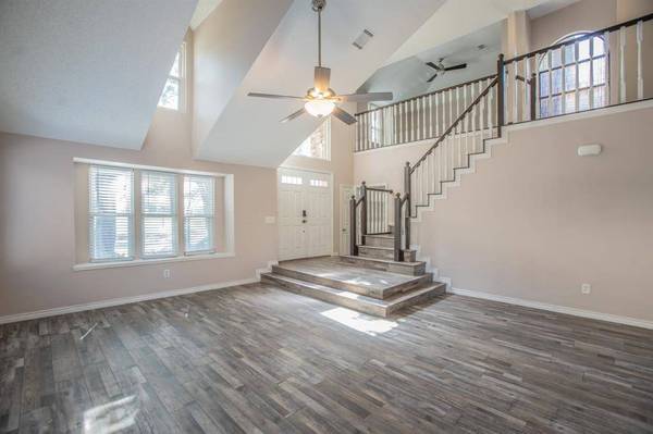 9113 Saddlehorn Drive, Irving, TX 75063