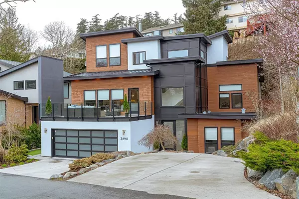 3890 Wilkinson Rd, Saanich, BC V8Z 5A2