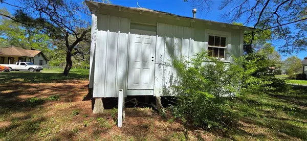 301 W Georgia Avenue, Vivian, LA 71082