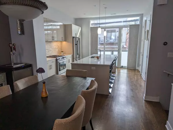 1918 N Campbell Avenue #F, Chicago, IL 60647