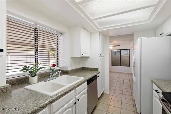 3337 E WESCOTT Drive, Phoenix, AZ 85050