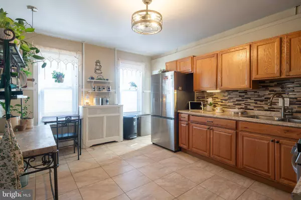 112 E SHARPNACK ST, Philadelphia, PA 19119