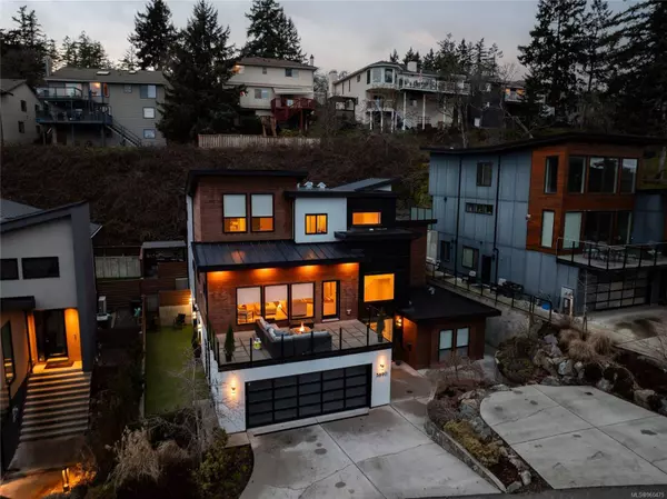 3890 Wilkinson Rd, Saanich, BC V8Z 5A2