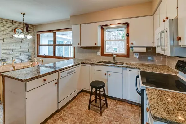 6106 Whalen Road, Fitchburg, WI 53593