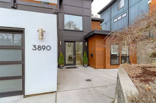 3890 Wilkinson Rd, Saanich, BC V8Z 5A2