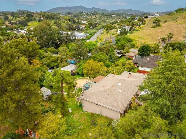 1155 Lita Ln, Vista, CA 92084