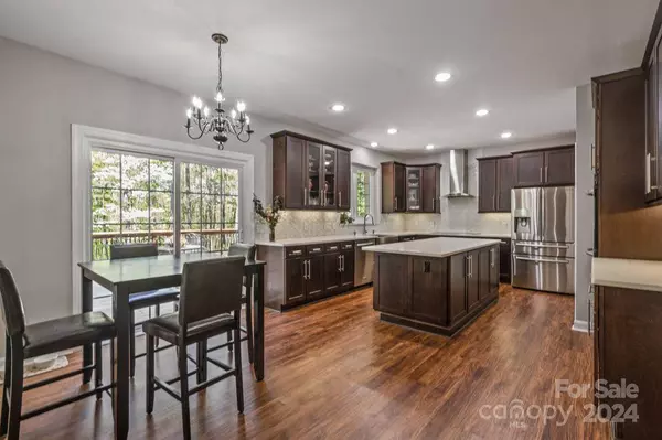 2718 Peverell LN, Charlotte, NC 28270