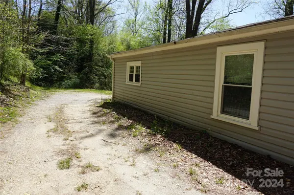 1120-c Meadowlane DR NW, Lenoir, NC 28645