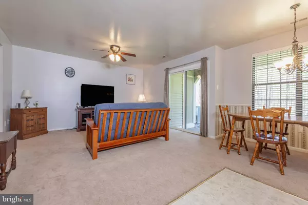 13 BRIDGEWATER DR, Marlton, NJ 08053