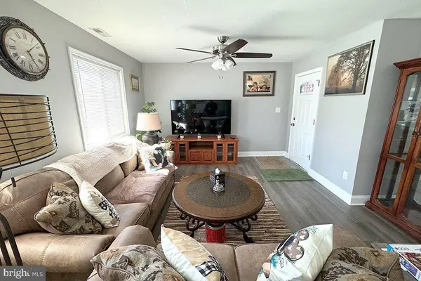 4 FOMALHAUT CT, Blackwood, NJ 08012