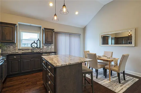 1112 SW 10th TER, Oak Grove, MO 64075