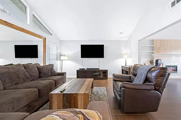 1881 Escalon Avenue, Clovis, CA 93611