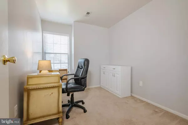 13 BRIDGEWATER DR, Marlton, NJ 08053