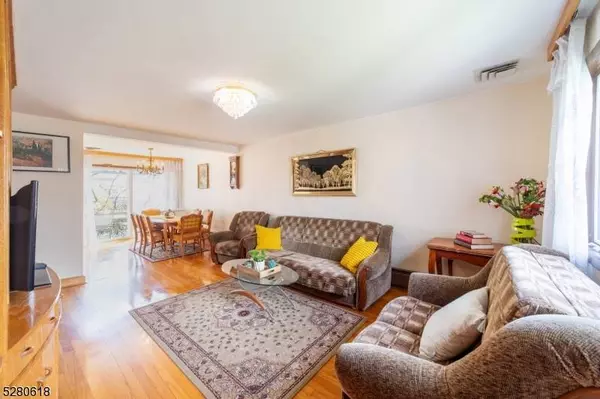 13-10 Alexander Ave, Fair Lawn Boro, NJ 07410