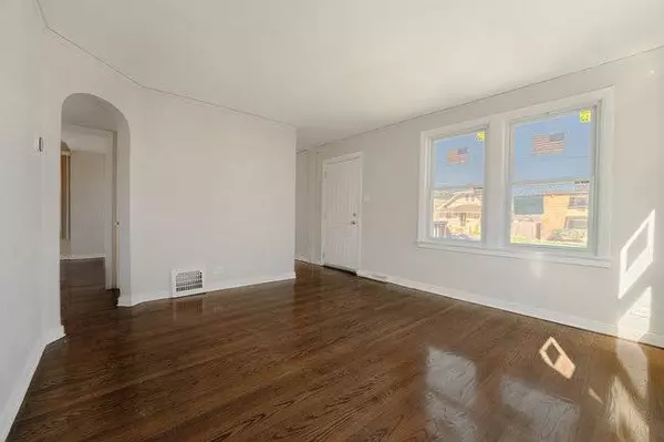 12210 Longwood DR, Blue Island, IL 60406