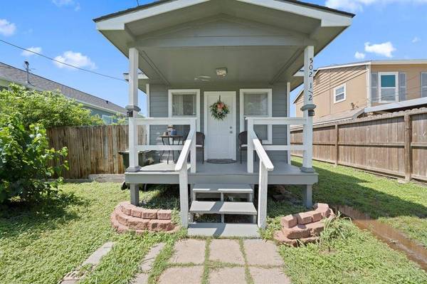 502 Oklahoma AVE, Bacliff, TX 77518
