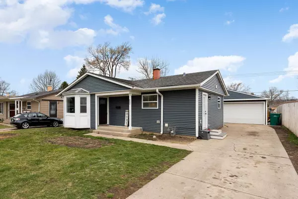 652 N Green Drive, Wheeling, IL 60090