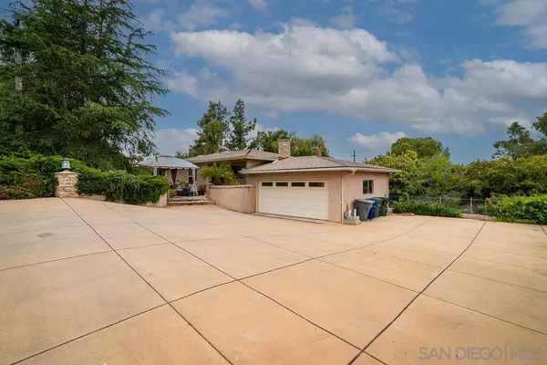 1155 Lita Ln, Vista, CA 92084