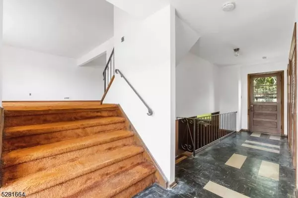 40 Kashey St, Clifton City, NJ 07013