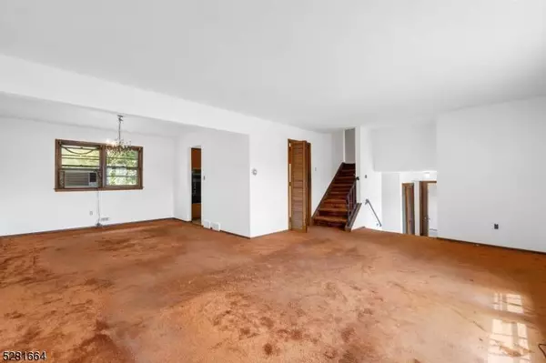 40 Kashey St, Clifton City, NJ 07013