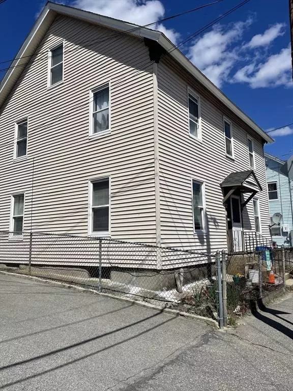 153 Cross St, Lowell, MA 01854