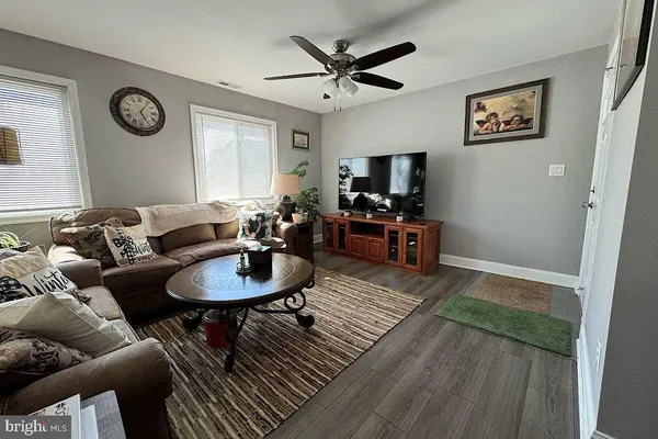 4 FOMALHAUT CT, Blackwood, NJ 08012