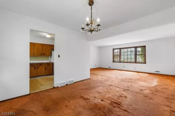 40 Kashey St, Clifton City, NJ 07013