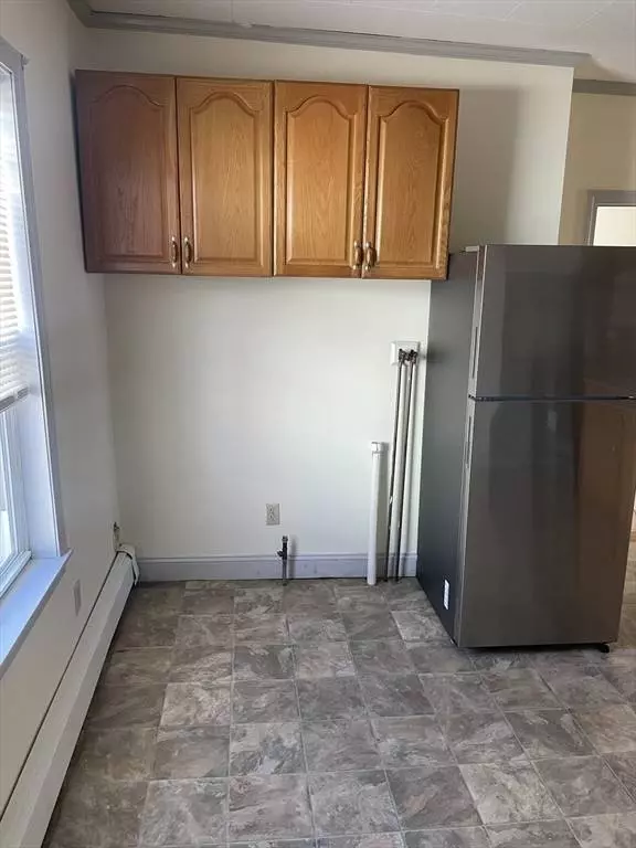 153 Cross St, Lowell, MA 01854