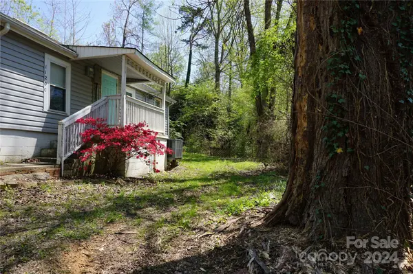 1120-c Meadowlane DR NW, Lenoir, NC 28645