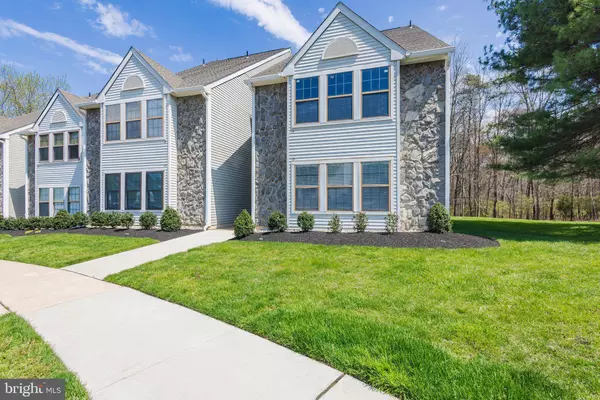 13 BRIDGEWATER DR, Marlton, NJ 08053