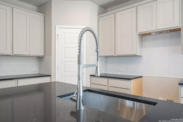 2641 Moonlight Run, San Antonio, TX 78245