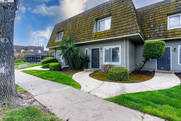 1974 Shadowbrook Dr, Merced, CA 95348