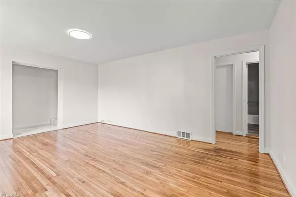 4117 Sylvia ST, Winston Salem, NC 27104