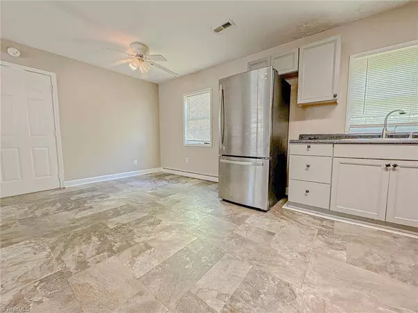 2072 Brooklyn AVE, Ramseur, NC 27316